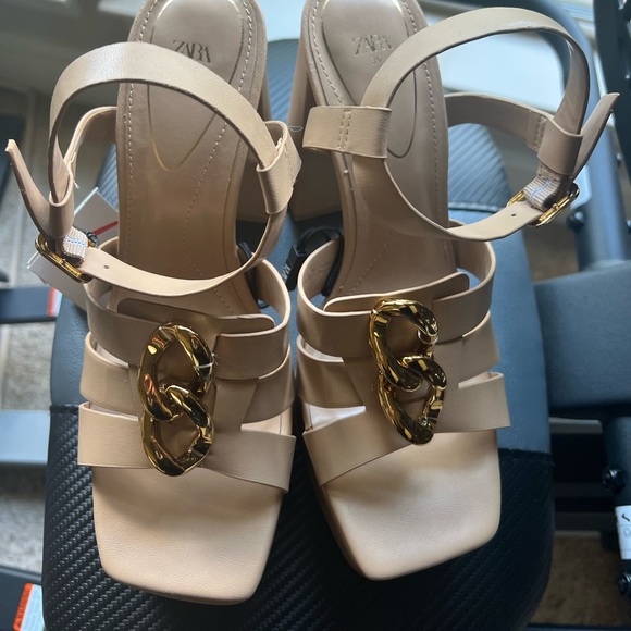 Brand new Zara STRAPPY CHUNKY PLATFORM HEELED SANDALS - Picture 7 of 12